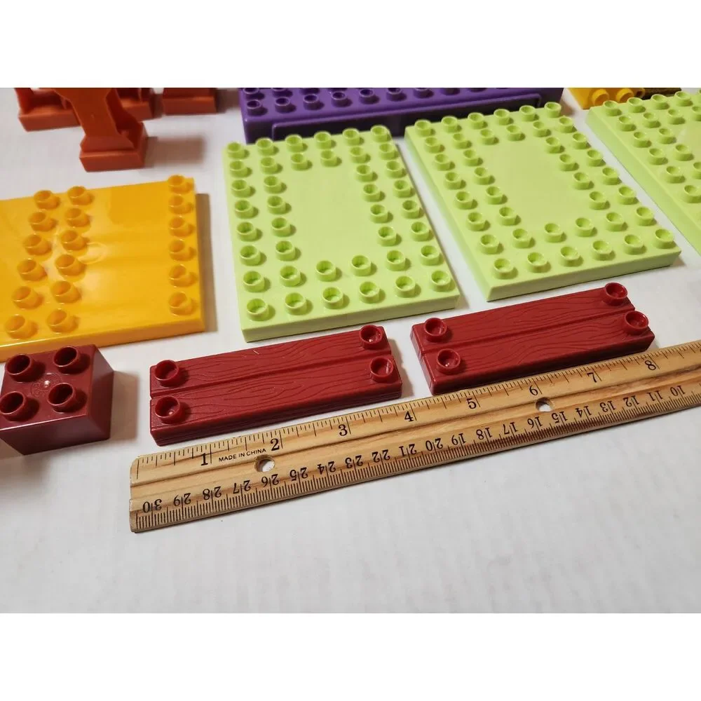 Mega Bloks Mixed Lot – Train Station & Building Pieces